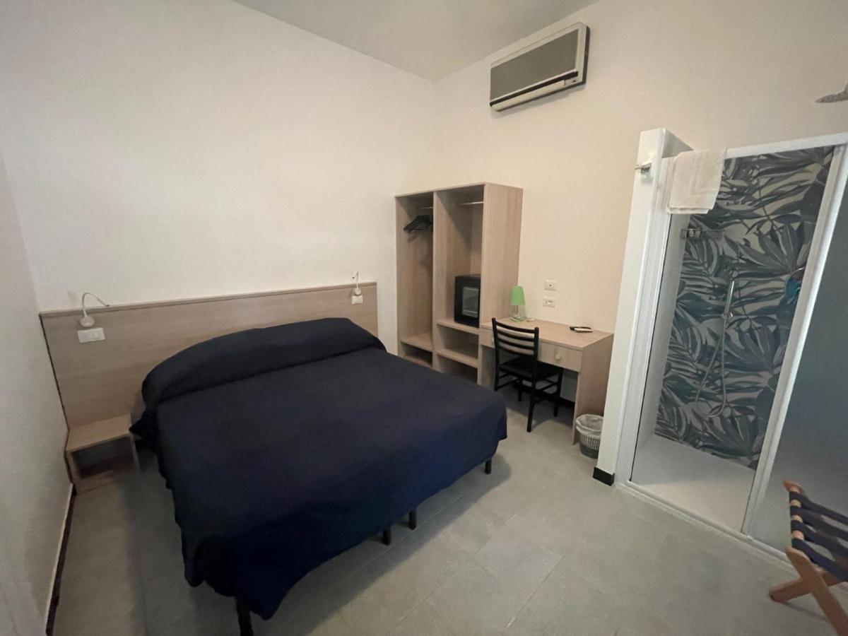 Hotel Deutsche Familien Finale Ligure Extérieur photo