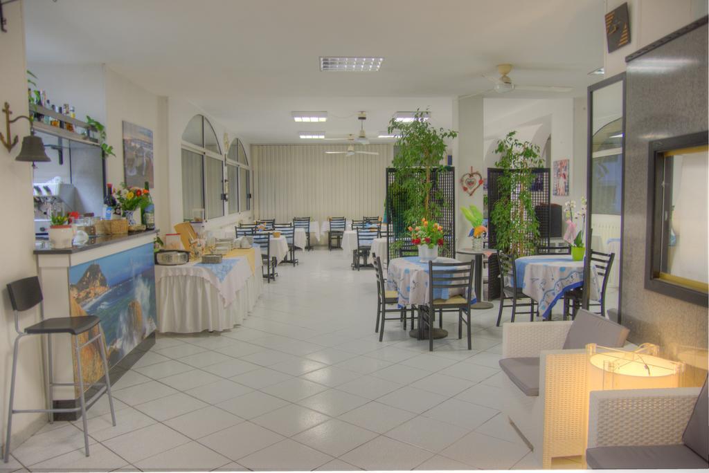 Hotel Deutsche Familien Finale Ligure Extérieur photo