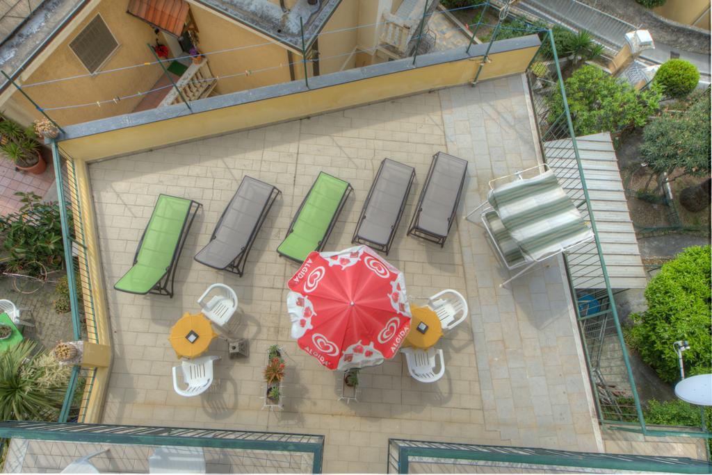 Hotel Deutsche Familien Finale Ligure Extérieur photo