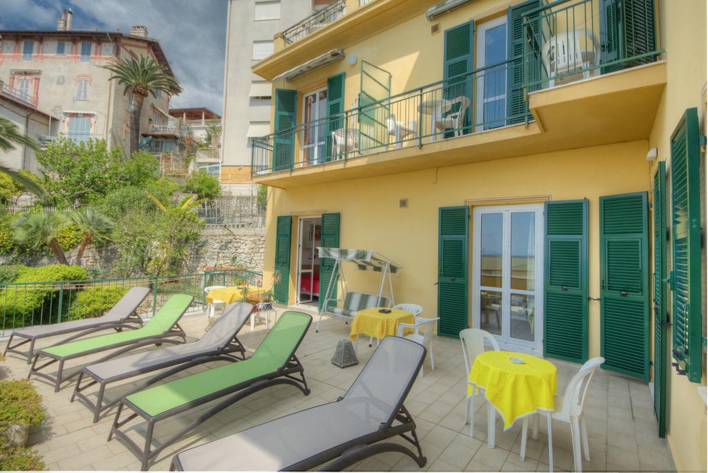 Hotel Deutsche Familien Finale Ligure Extérieur photo