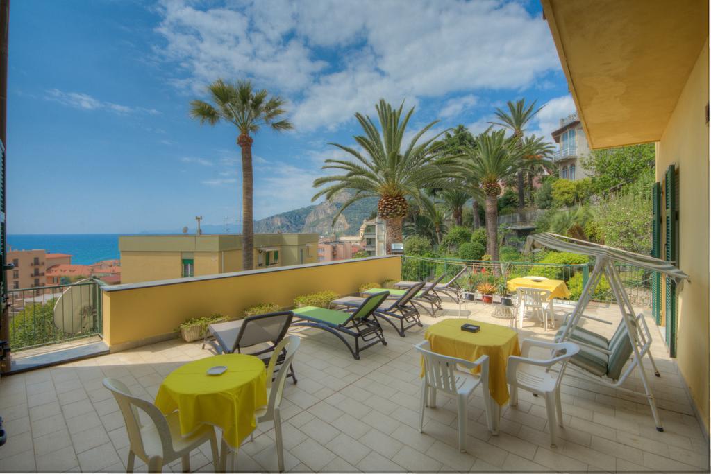 Hotel Deutsche Familien Finale Ligure Extérieur photo