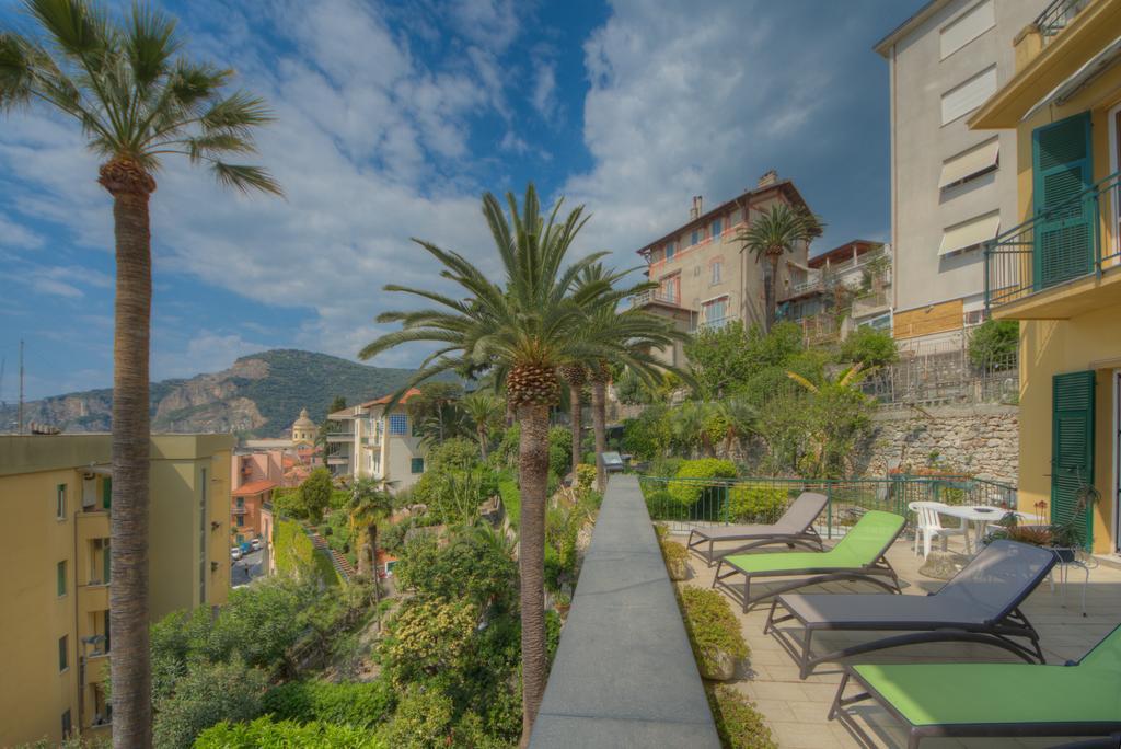 Hotel Deutsche Familien Finale Ligure Extérieur photo