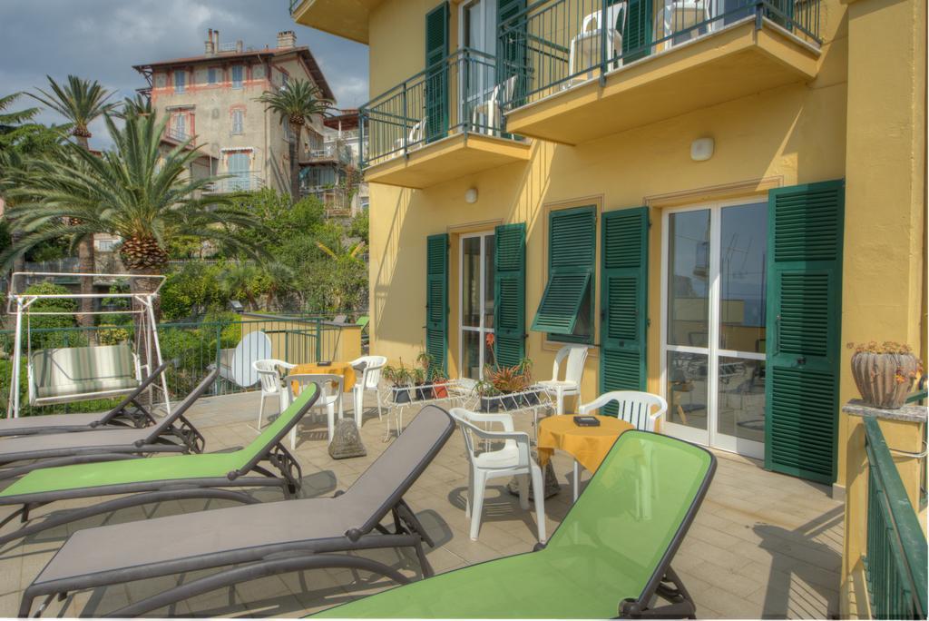 Hotel Deutsche Familien Finale Ligure Extérieur photo