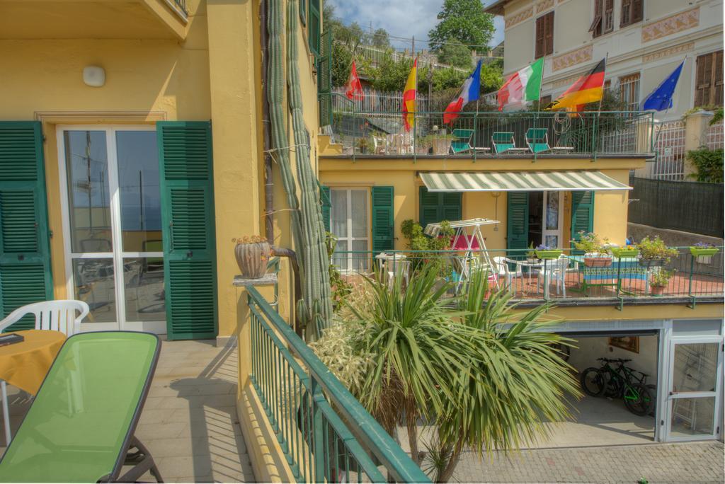 Hotel Deutsche Familien Finale Ligure Extérieur photo